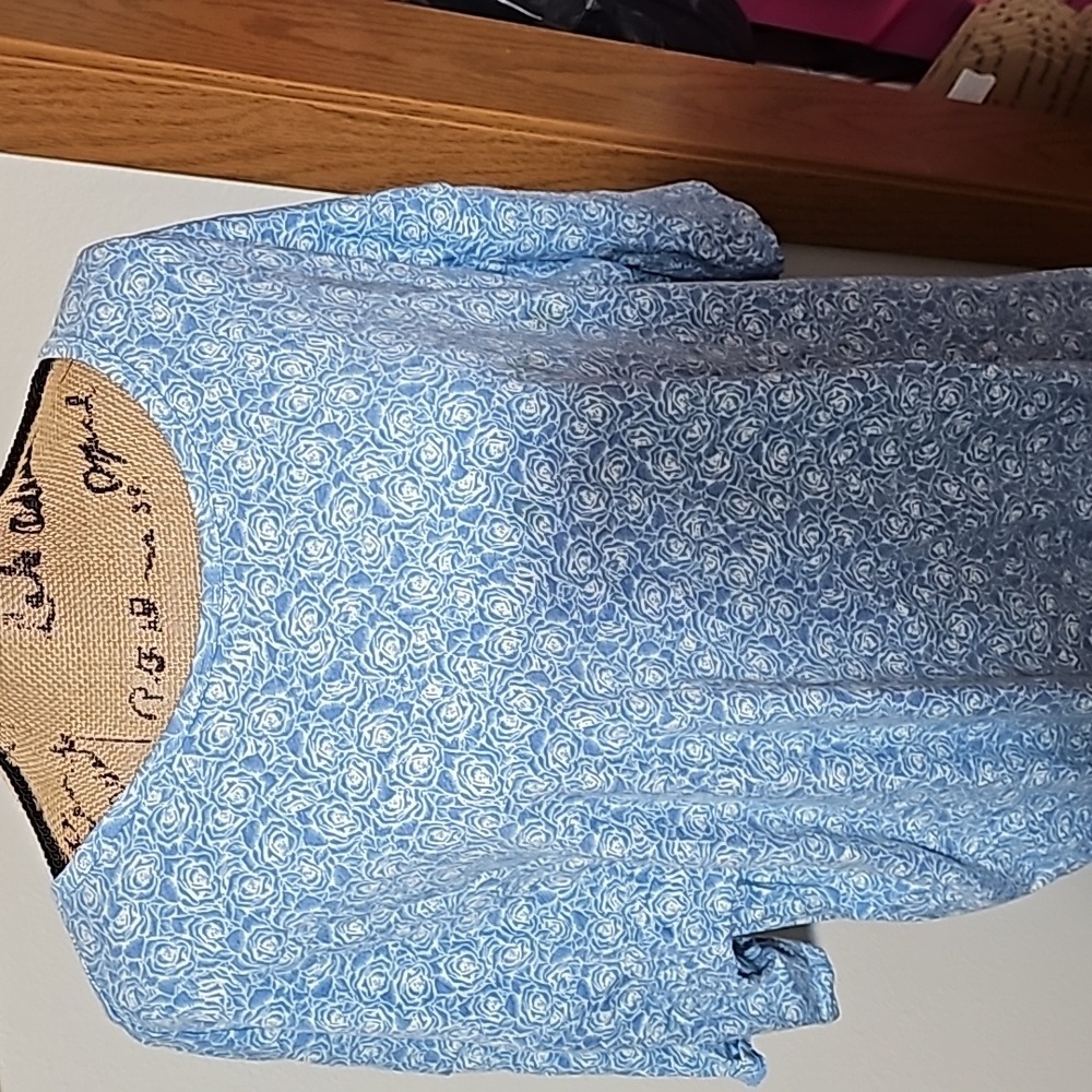 2xl lularoe blue and white floral Irma. - Picture 2 of 3